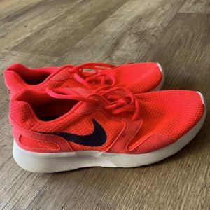 Women’s Nike Kaishi Crimson Garnet sz 7
